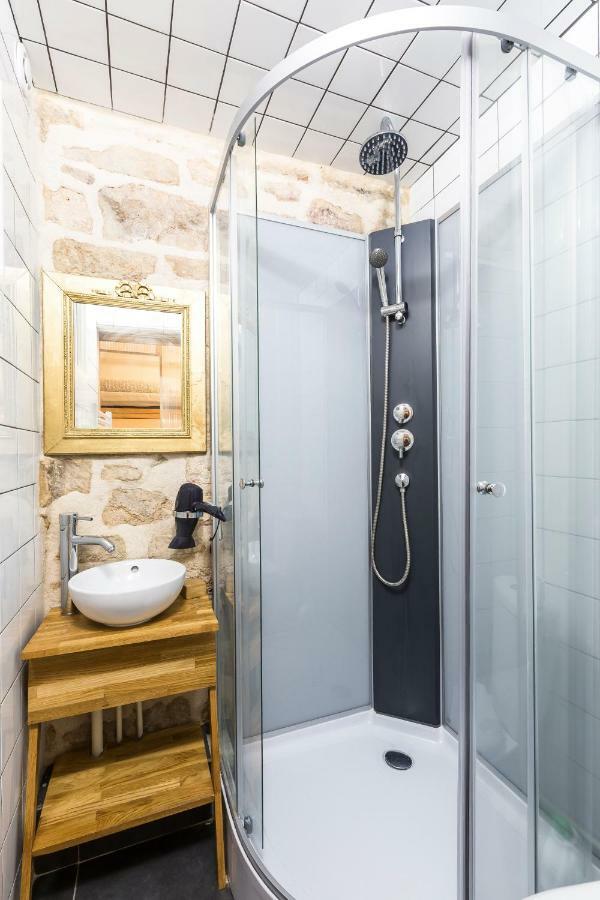 Pretty 25 M2 In A Lively District Apartment Paris Exterior foto